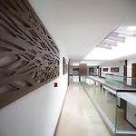 Carissa Otel